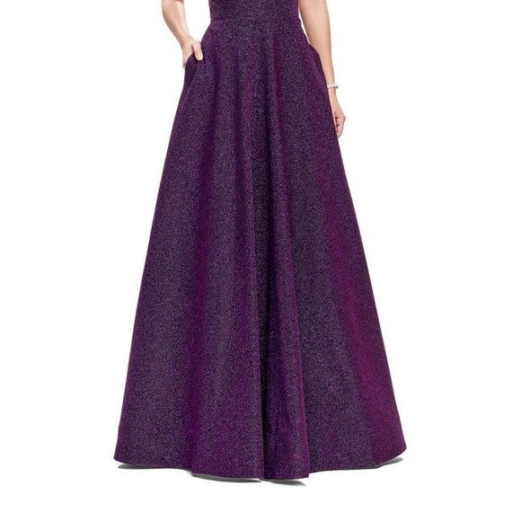 La Femme Mikato Formal Gown - Picture 3 of 12